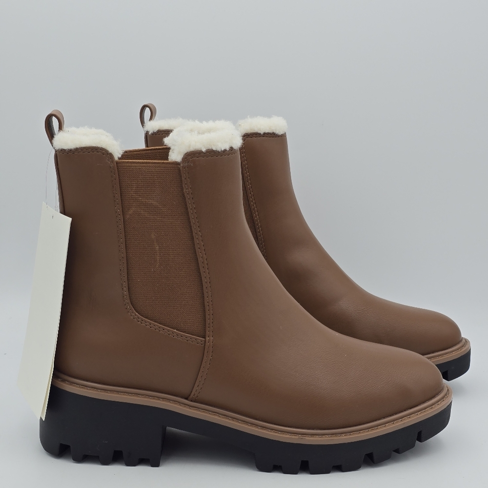 NIB The Drop Women's Campbell Sherpa Chelsea Boots, Cognac, Size 9.5
